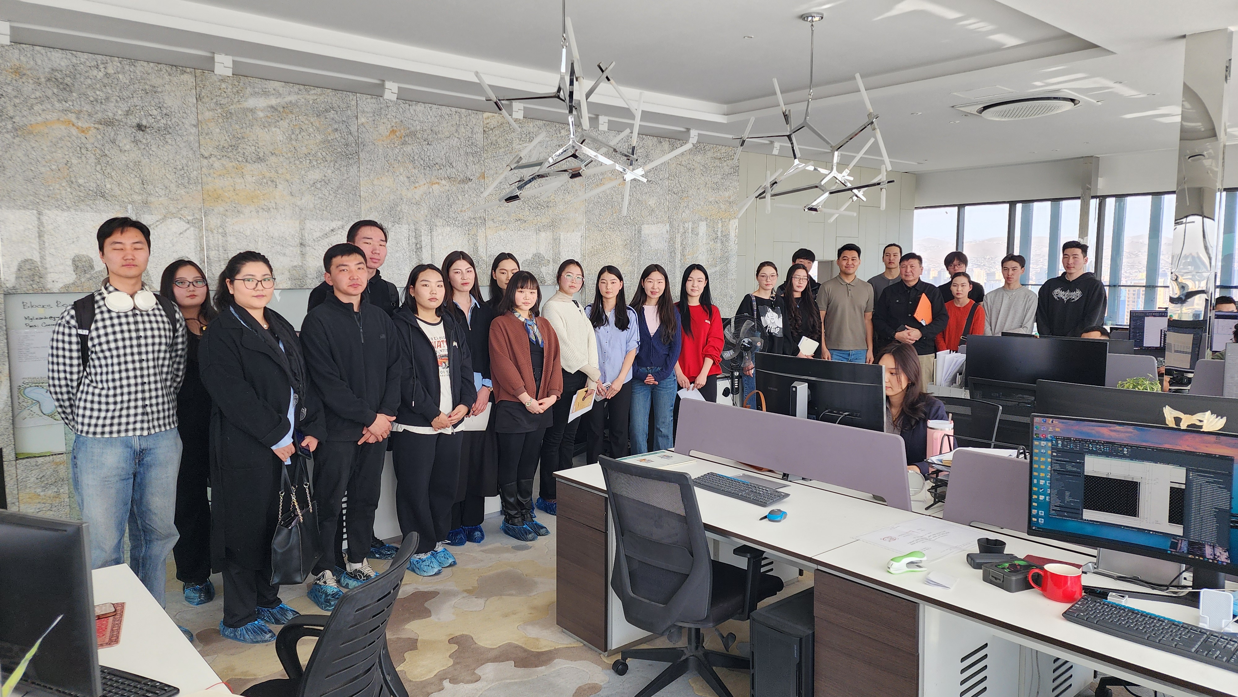 ШУТИС-ийн БАС-ийн Архитектурын мэргэжлийн оюутнууд MGL E&C компаниар зочиллоо.